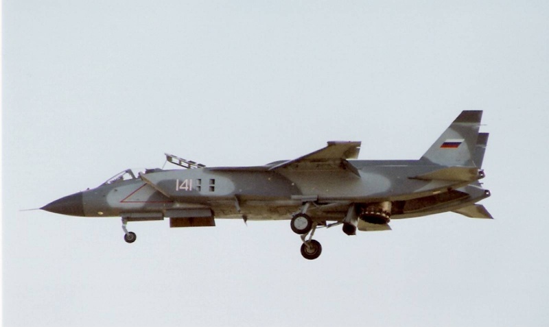File:Yak-141 at 1992 Farnborough Airshow.jpg