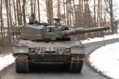 Austrian Leopard-2A4 Snow.jpg